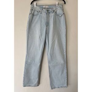 Mid rise curve love light wash jeans